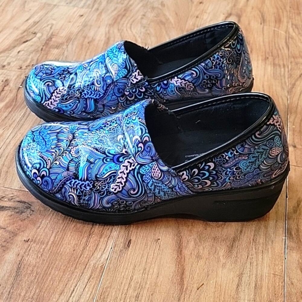 Blue Clogs - Picture 5 of 7